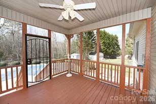 5505 Creek Point Dr, Hickory, NC 28601 - Photo 28