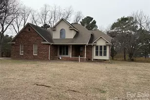 96 Valley Dr, Badin, NC 28009 - Photo 2