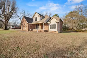 96 Valley Dr, Badin, NC 28009 - Photo 2