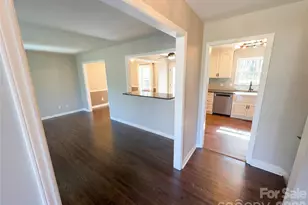 7700 Meadowdale Ln, Charlotte, NC 28212 - Photo 6