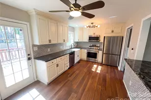 7700 Meadowdale Ln, Charlotte, NC 28212 - Photo 2