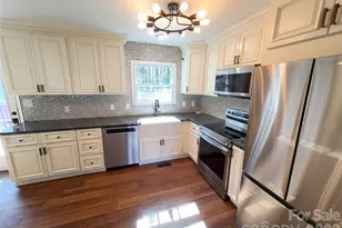 7700 Meadowdale Ln, Charlotte, NC 28212 - Photo 12