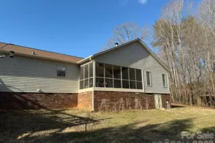 411 27th Ave Cir NW, Hickory, NC 28601 - Photo 4