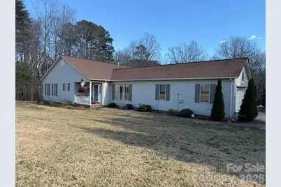 411 27th Avenue Circle NW, Hickory, NC 28601 - Photo 2