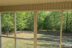 411 27th Ave Cir NW, Hickory, NC 28601 - Photo 10