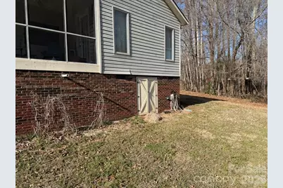 411 27th Avenue Circle NW, Hickory, NC 28601 - Photo 6