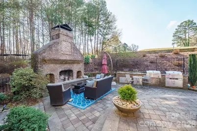 4852 Brookridge Drive NE, Hickory, NC 28601 - Photo 8