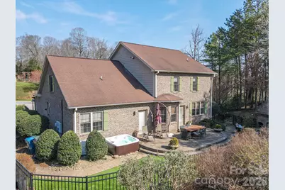 4852 Brookridge Drive NE, Hickory, NC 28601 - Photo 6