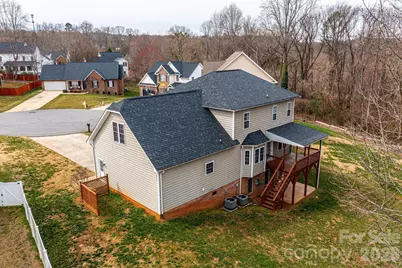 2640 Ironwood Drive, Hickory, NC 28602 - Photo 2