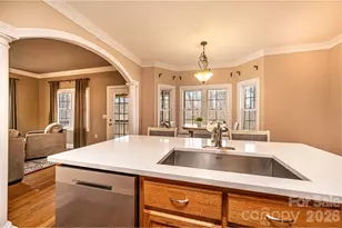 2640 Ironwood Dr, Hickory, NC 28602 - Photo 10