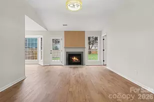 10327 Creswell Ct, Charlotte, NC 28215 - Photo 8