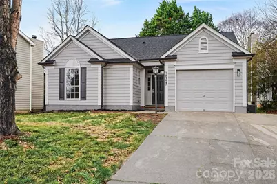 10327 Creswell Court, Charlotte, NC 28215 - Photo 2