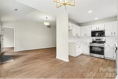 10327 Creswell Court, Charlotte, NC 28215 - Photo 14