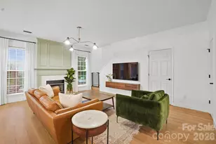 885 Autumn Rain Ln, Charlotte, NC 28209 - Photo 2