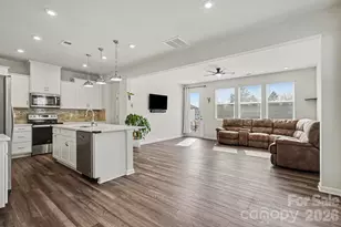 8109 Overmeadow Ln, Charlotte, NC 28269 - Photo 10