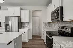 8109 Overmeadow Ln, Charlotte, NC 28269 - Photo 14