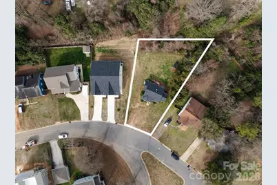 3133 Columbus Circle, Charlotte, NC 28208 - Photo 4