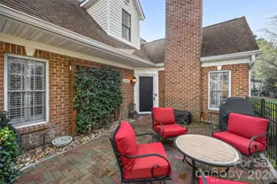 7439 Hurstbourne Green Dr, Charlotte, NC 28277 - Photo 2