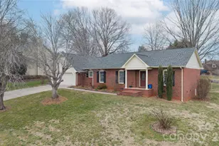 106 Pinebark Ct, Morganton, NC 28655 - Photo 1