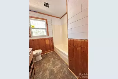 621 E 11th Street, Newton, NC 28658 - Photo 16