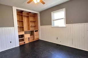 621 E 11th St, Newton, NC 28658 - Photo 22