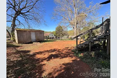 621 E 11th Street, Newton, NC 28658 - Photo 6