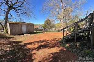 621 E 11th St, Newton, NC 28658 - Photo 6