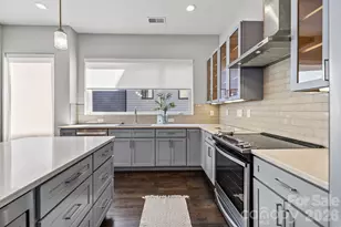 928 Westbrook Dr, Charlotte, NC 28202 - Photo 12