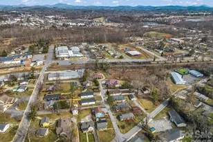 609 Edgewood Ave, Hendersonville, NC 28792 - Photo 34