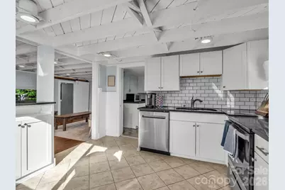 609 Edgewood Avenue, Hendersonville, NC 28792 - Photo 12