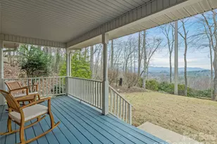 24 Abbey Ln, Hendersonville, NC 28739 - Photo 4