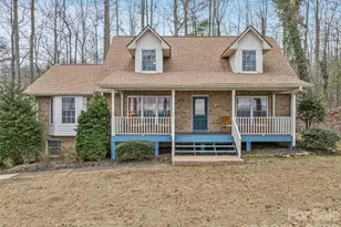 24 Abbey Ln, Hendersonville, NC 28739 - Photo 1