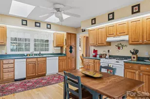 24 Abbey Ln, Hendersonville, NC 28739 - Photo 14