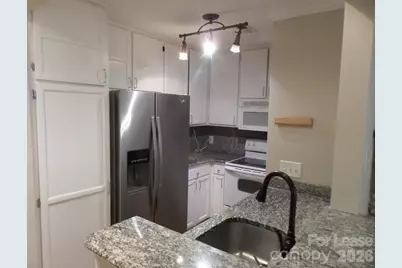 1109 E Morehead Street #10, Charlotte, NC 28204 - Photo 2