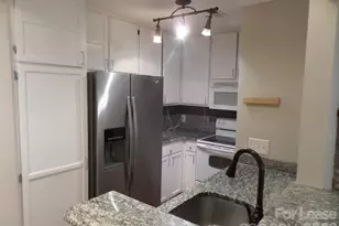 1109 E Morehead St, Charlotte, NC 28204 - Photo 2