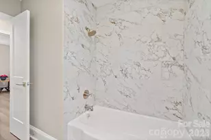 4035 Sheffield Dr, Charlotte, NC 28205 - Photo 16