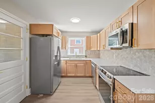 4035 Sheffield Dr, Charlotte, NC 28205 - Photo 12