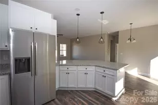 2362 21st Ave NE, Hickory, NC 28601 - Photo 6