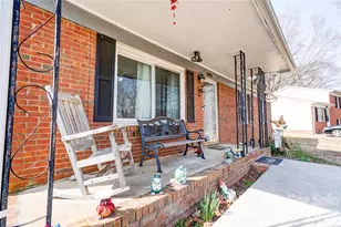 425 Farmview Dr, Gastonia, NC 28056 - Photo 2