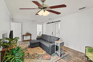 5308 River Falls Dr, Charlotte, NC 28215 - Photo 4