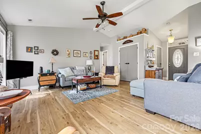 9908 Peppermint Lane, Charlotte, NC 28215 - Photo 8