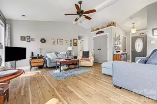 9908 Peppermint Ln, Charlotte, NC 28215 - Photo 8