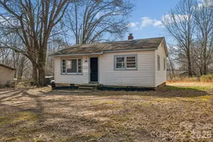 1713 Younger Ave, Statesville, NC 28677 - Photo 2