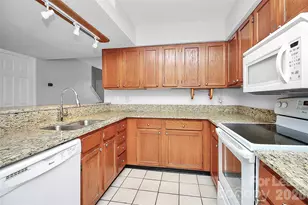 10913 Carmel Crossing Rd, Charlotte, NC 28226 - Photo 6