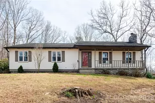 230 Foxwood Dr, Hendersonville, NC 28791 - Photo 2