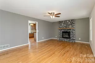 230 Foxwood Dr, Hendersonville, NC 28791 - Photo 8