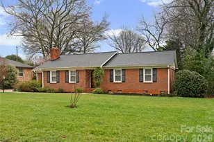 830 Faircrest Dr, Charlotte, NC 28210 - Photo 2