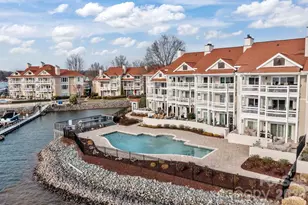 17929 Kings Point Dr, Cornelius, NC 28031 - Photo 36