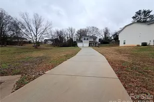 459 W Barr St, Lancaster, SC 29720 - Photo 2