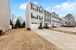 910 Taybyn Rd, Fort Mill, SC 29715 - Photo 2